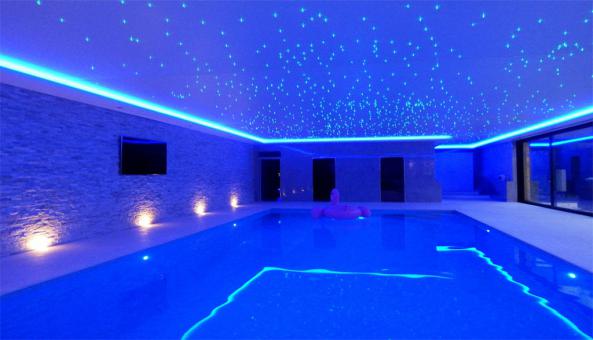 چگونه سقف کشسان استخر را نصب کنیم؟